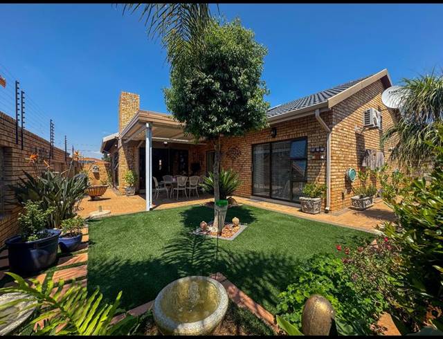 3 BEDROOM HOUSE FOR SALE IN NEW REDRUTH